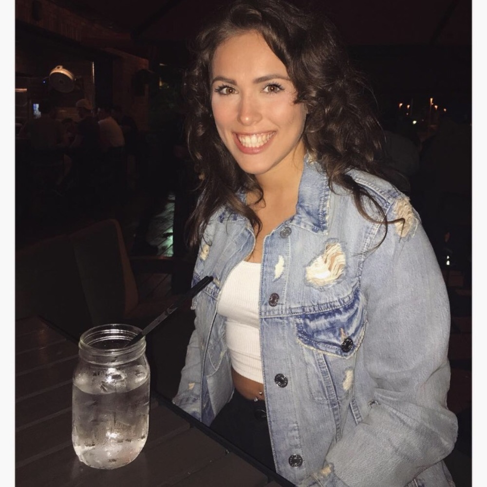 Meet your Posher, Maura
